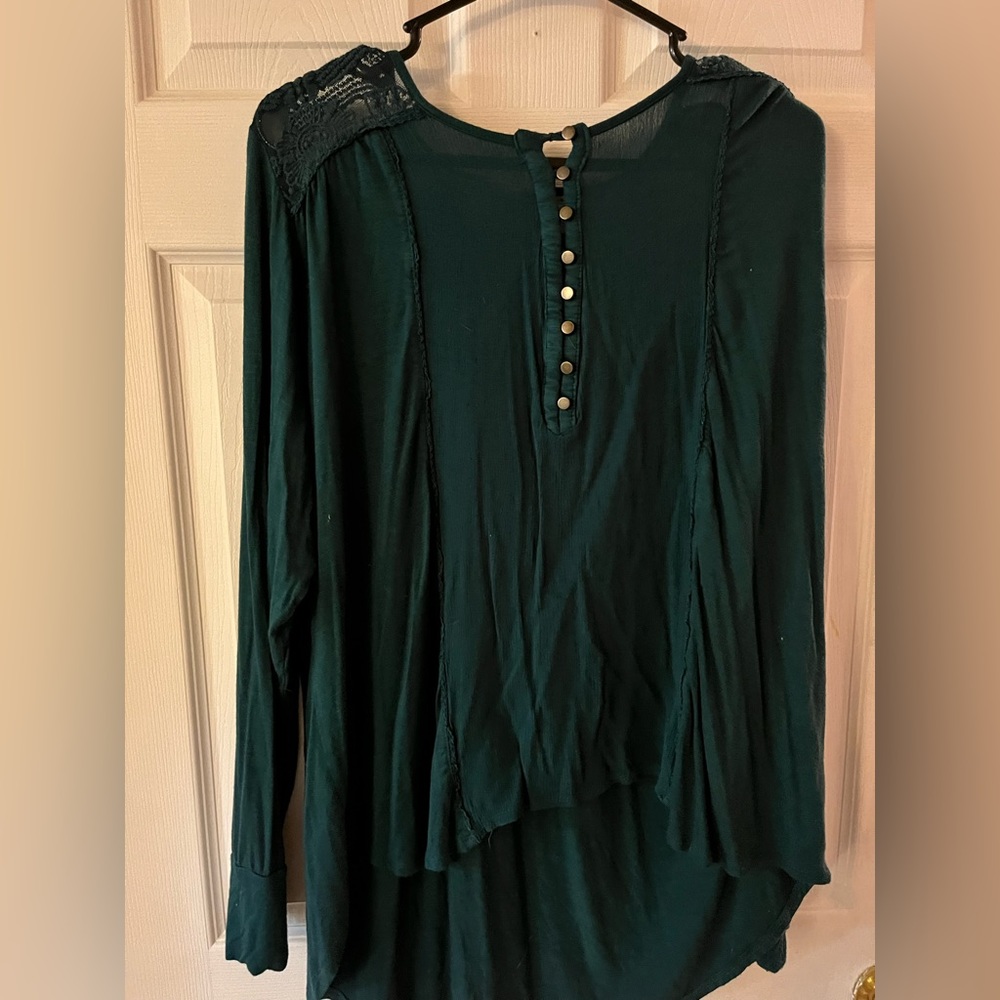 Lightweight Maurice’s blouse with buttons and lace